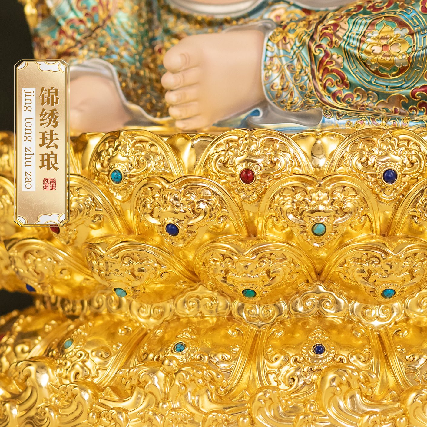Detail Ukiran Halus pada Patung Buddha Tertawa Tembaga Tulen