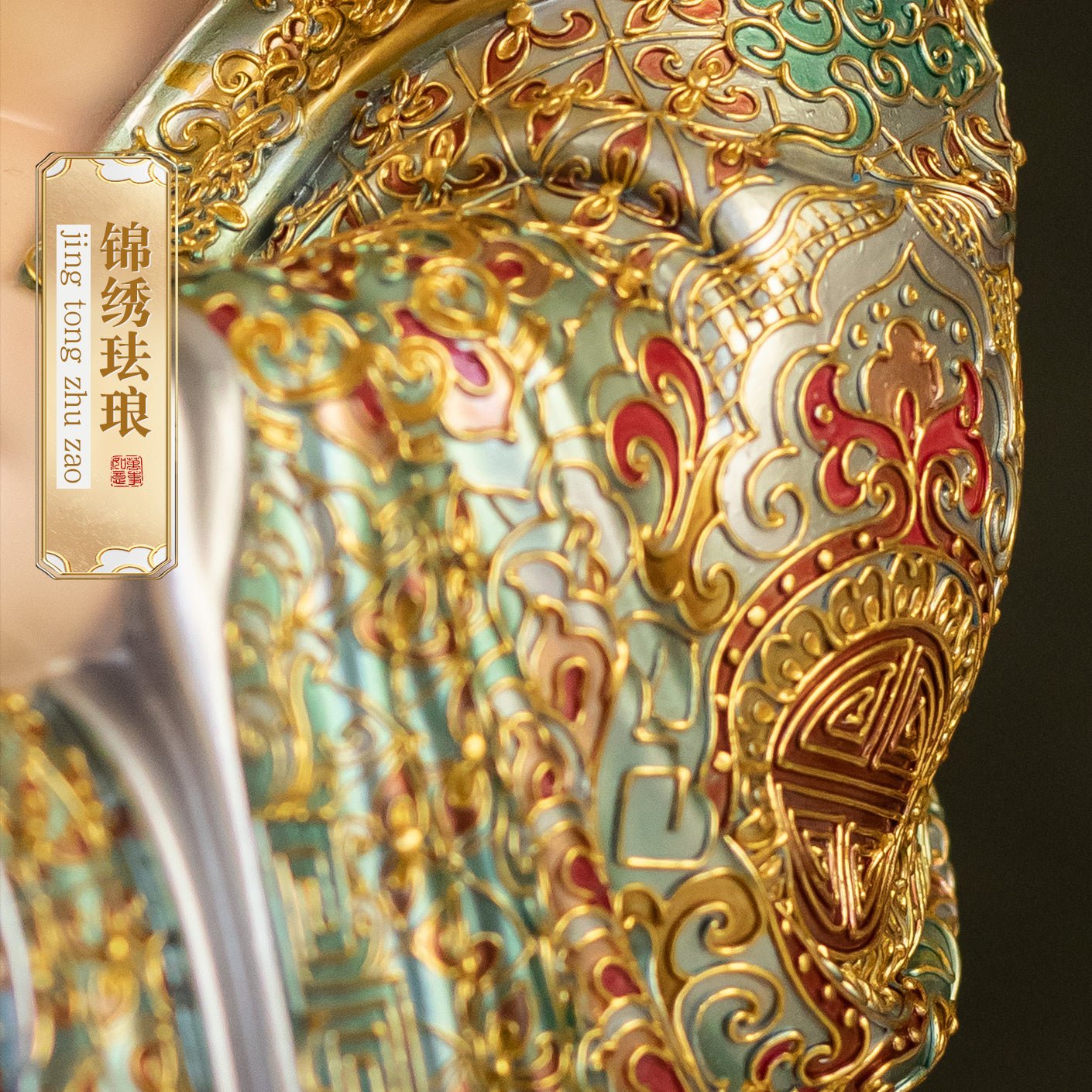 Detail Enamel Warna-warni pada Patung Buddha Tertawa Tembaga Tulen